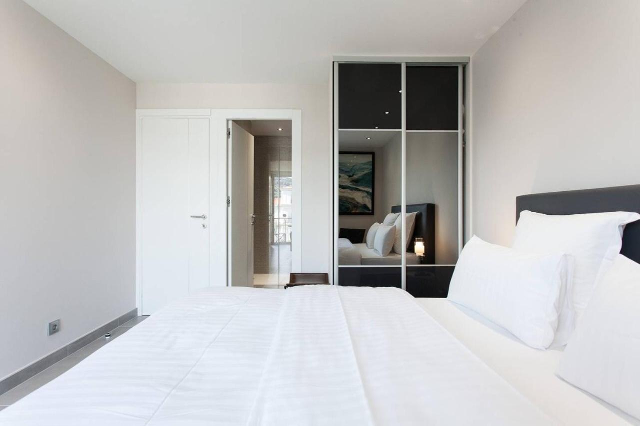Marriott- Croisette: Superb 3 Bedrooms/ 3 Baths Apartment Cannes